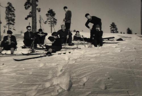 Skidutflykt Byråsen 1960 bild 02 (Namn finns)